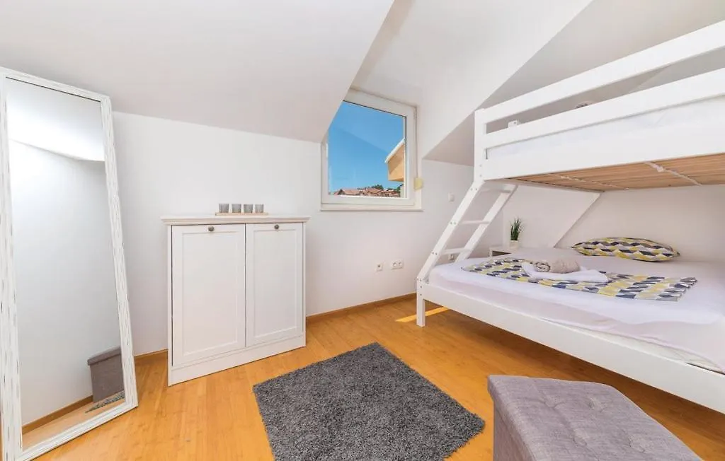 Penthouse Dea Bye The Sea Apartment Okrug Gornji